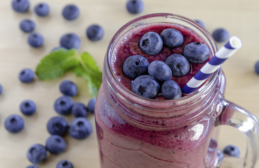 Blueberry and Blackberry smoothie shakes